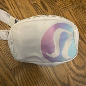 lululemon everywhere belt bag 1L